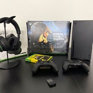 Xbox Series X , 1TB Storage Expansion, 2 Controllers, Headset, Cyberpunk 2077